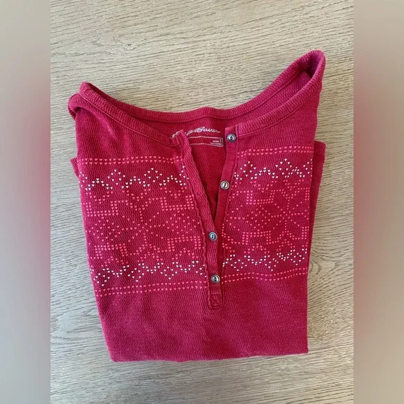 Eddie Bauer.  Red Waffle Knit with Patterned Design Buttons. - Picture 2 of 4